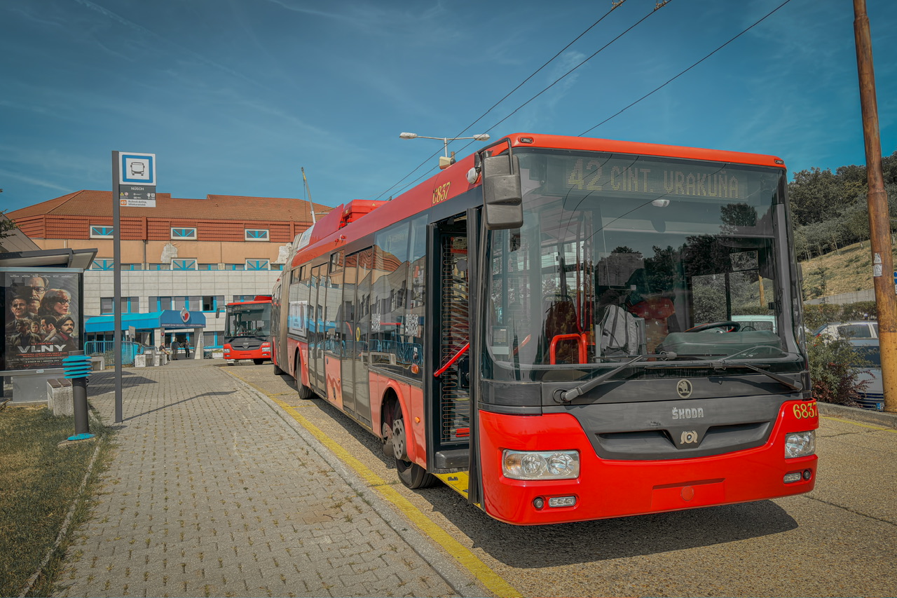 Братислава, Škoda 31Tr SOR № 6837