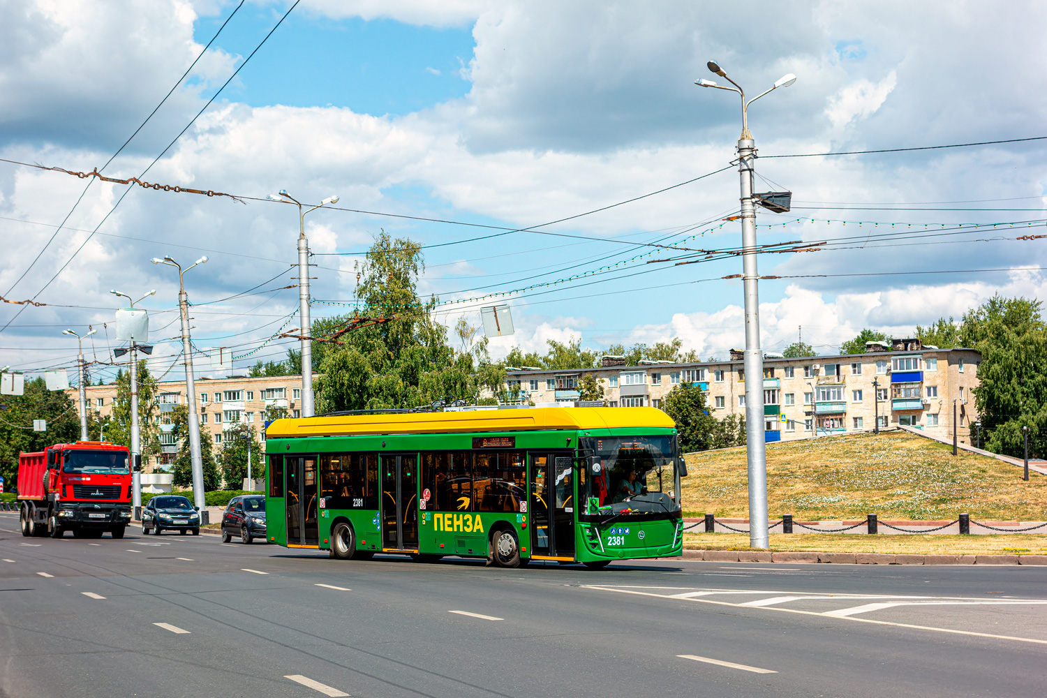 Пенза, УТТЗ-6241.01 «Горожанин» № 2381