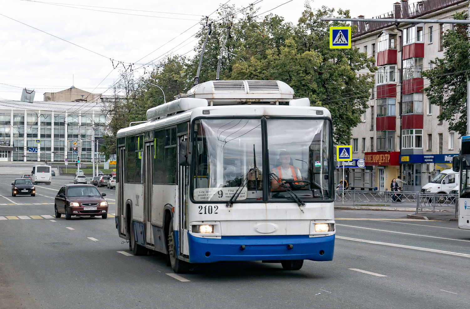 Ufa, BTZ-52767A č. 2102