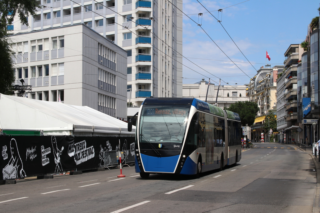 Вёве — Монтрё — Блоне, Van Hool Exqui.City 18 № 802