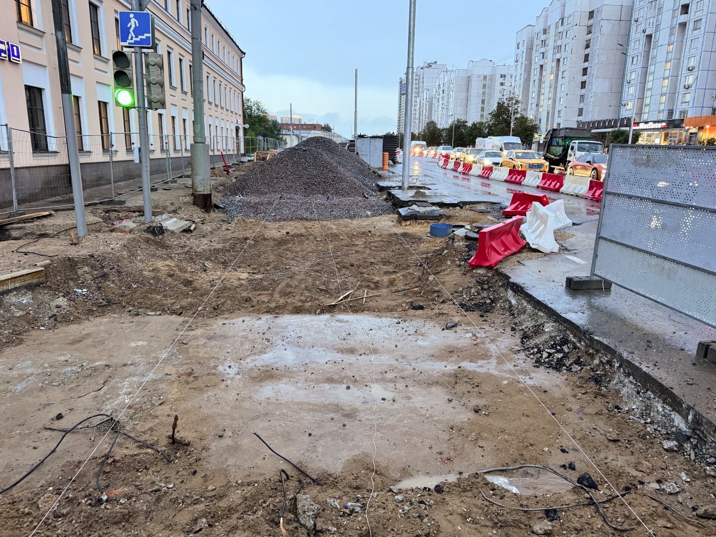Moscow — Construction of a tram line on Sergiya Radonezhskogo Street