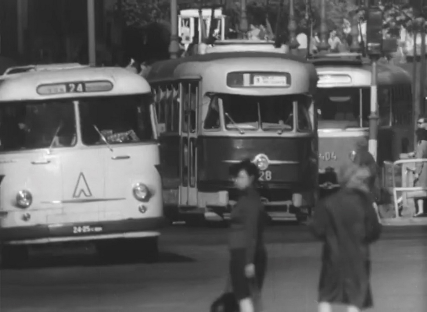 Екатеринбург, Tatra T2SU № 328; Екатеринбург, Tatra T3SU (двухдверная) № 404; Екатеринбург — Исторические фотографии Екатеринбург, Tatra T2SU № 328; Екатеринбург, Tatra T3SU (двухдверная) № 404; Екатеринбург — Исторические фотографии