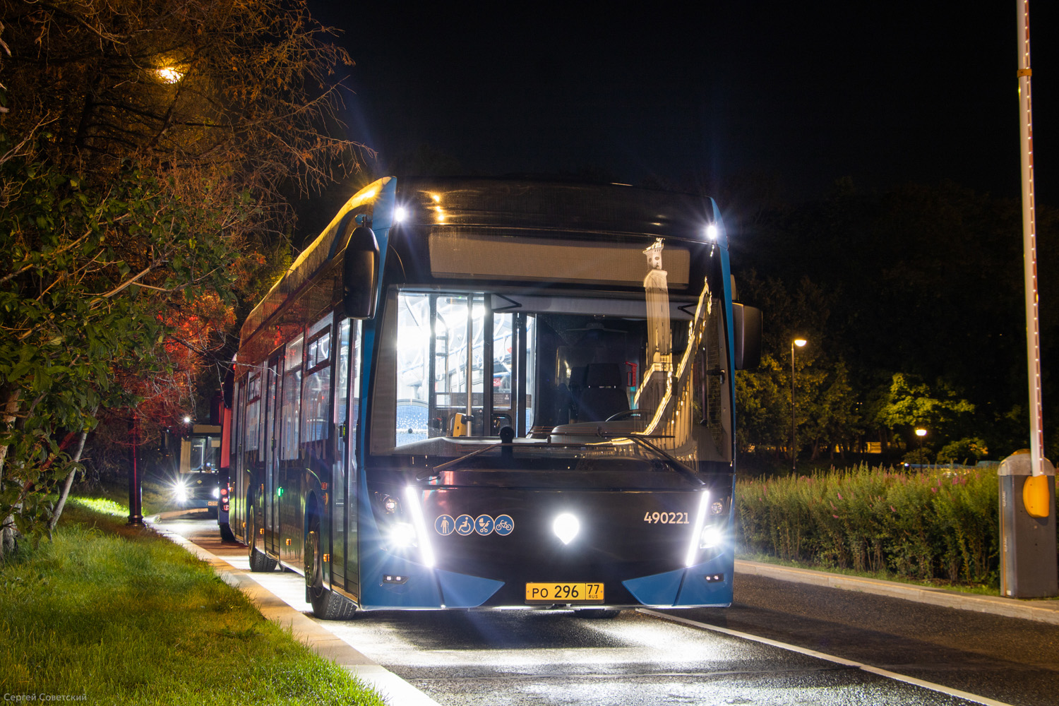 Москва, КАМАЗ-6282 № 490221