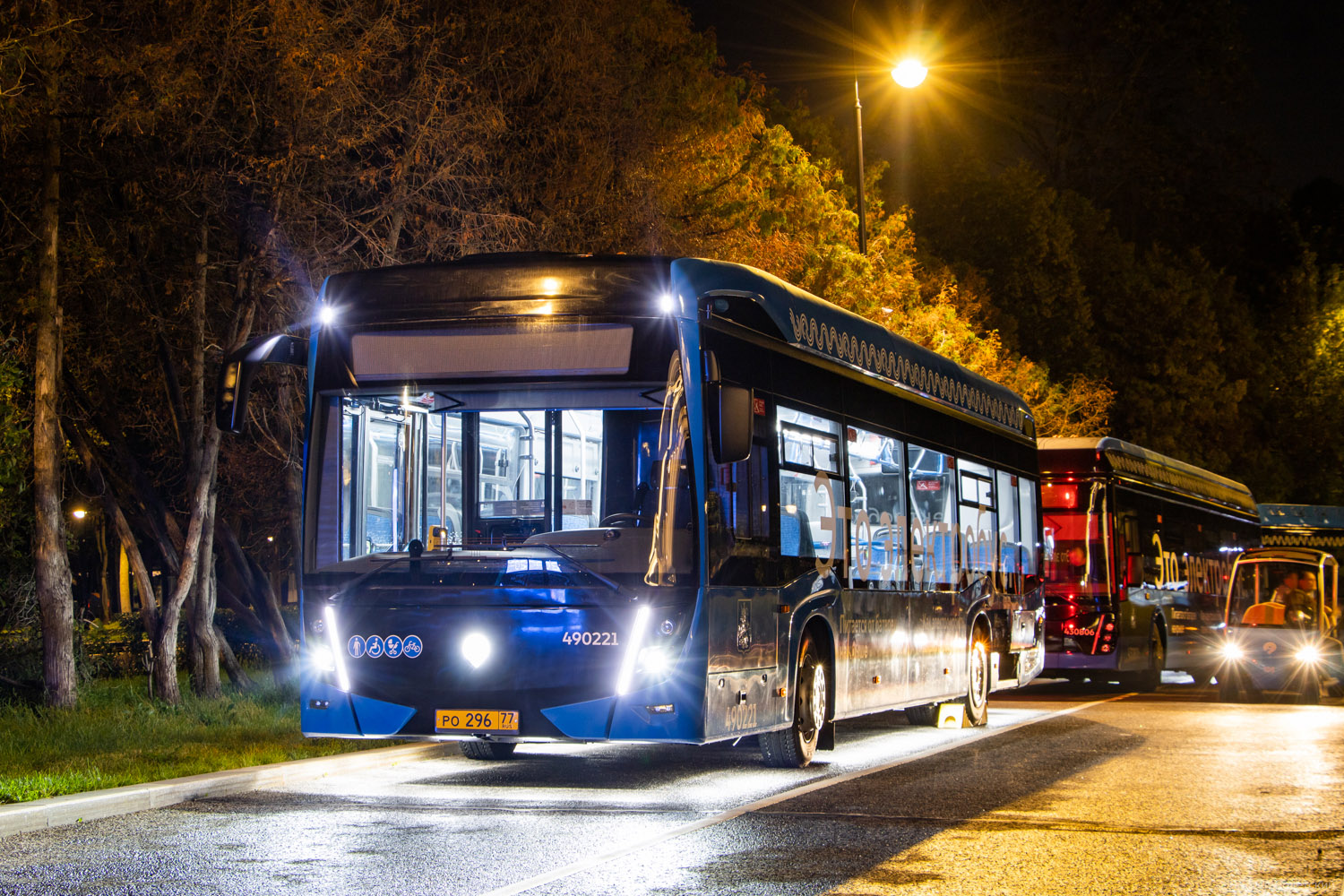 Москва, КАМАЗ-6282 № 490221