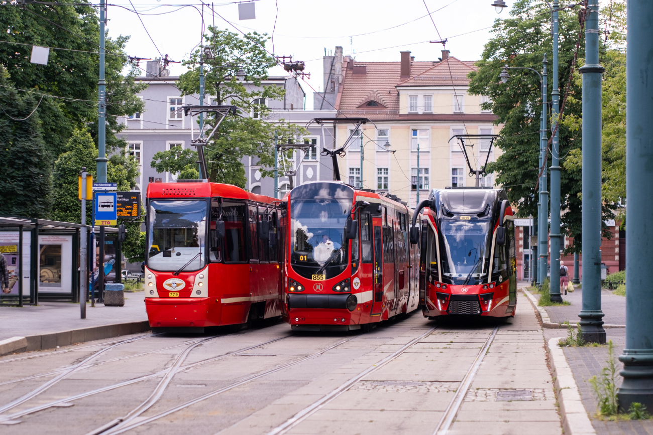 Верхнесилезская агломерация, Konstal 105N-2K № 779; Верхнесилезская агломерация, Modertrans Moderus Beta MF 16 AC BD № 855; Верхнесилезская агломерация, Modertrans Moderus Beta MF 11 AC BD № 1019