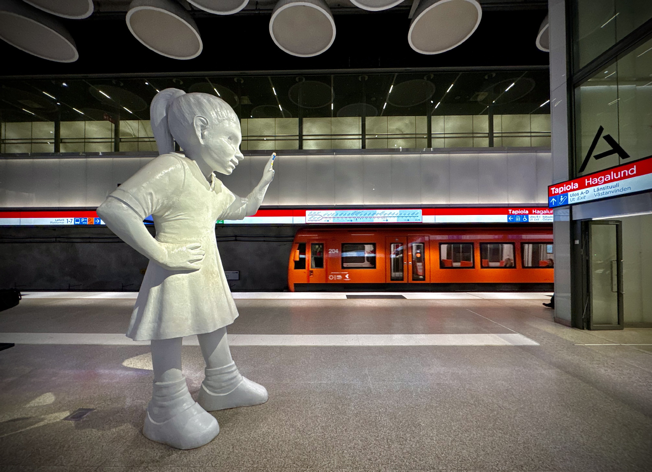 Хельсинки — Эспоо, Bombardier M200 № 204; Хельсинки — Эспоо — Метрополитен