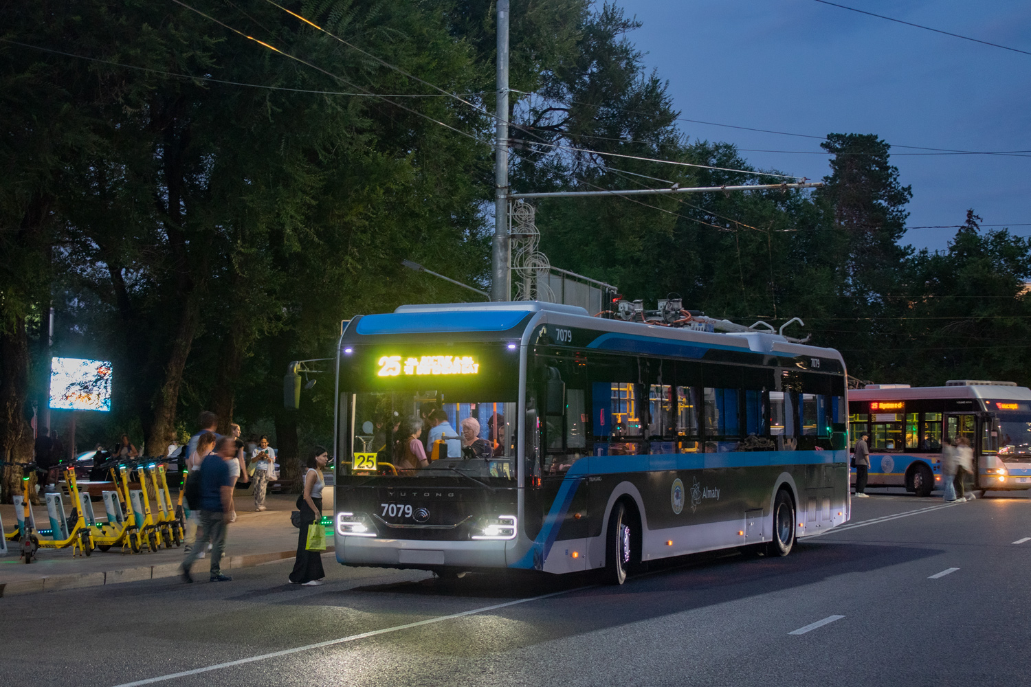 Алматы, Yutong ZK6128BEVG (QazTehna) № 7079