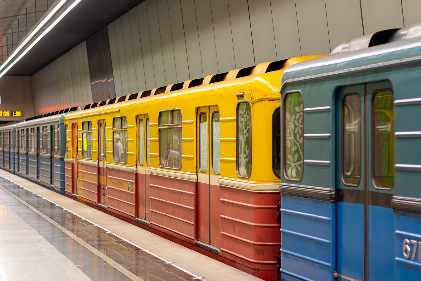 Москва, 81-714 (ЛВЗ) № 7374