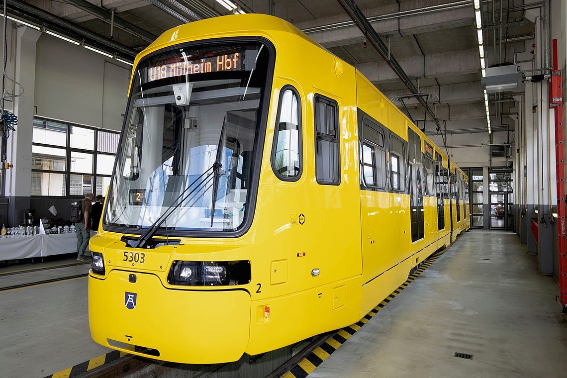 Essen – Mülheim an der Ruhr, CAF N6D-HF1 č. 5303