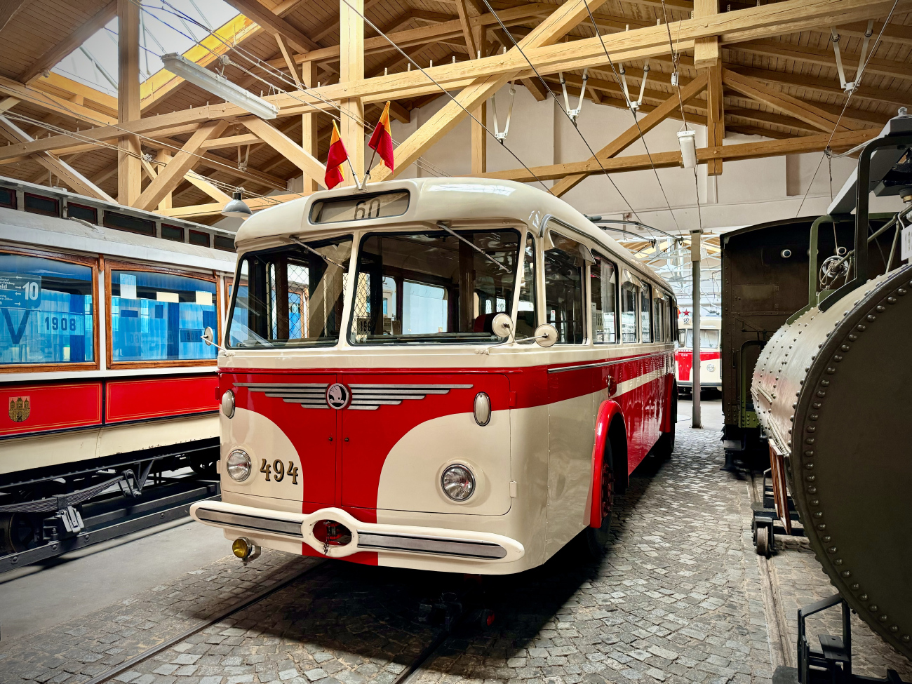 Прага, Škoda 8Tr9 № 494; Прага — Музей городского транспорта в депо Střešovice