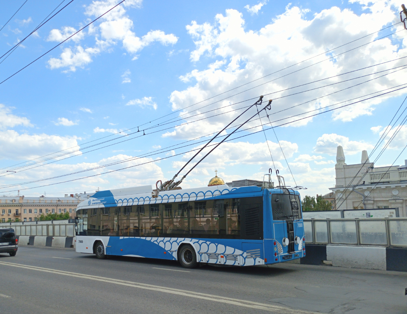 Волгоград, БКМ 32100D № 7000