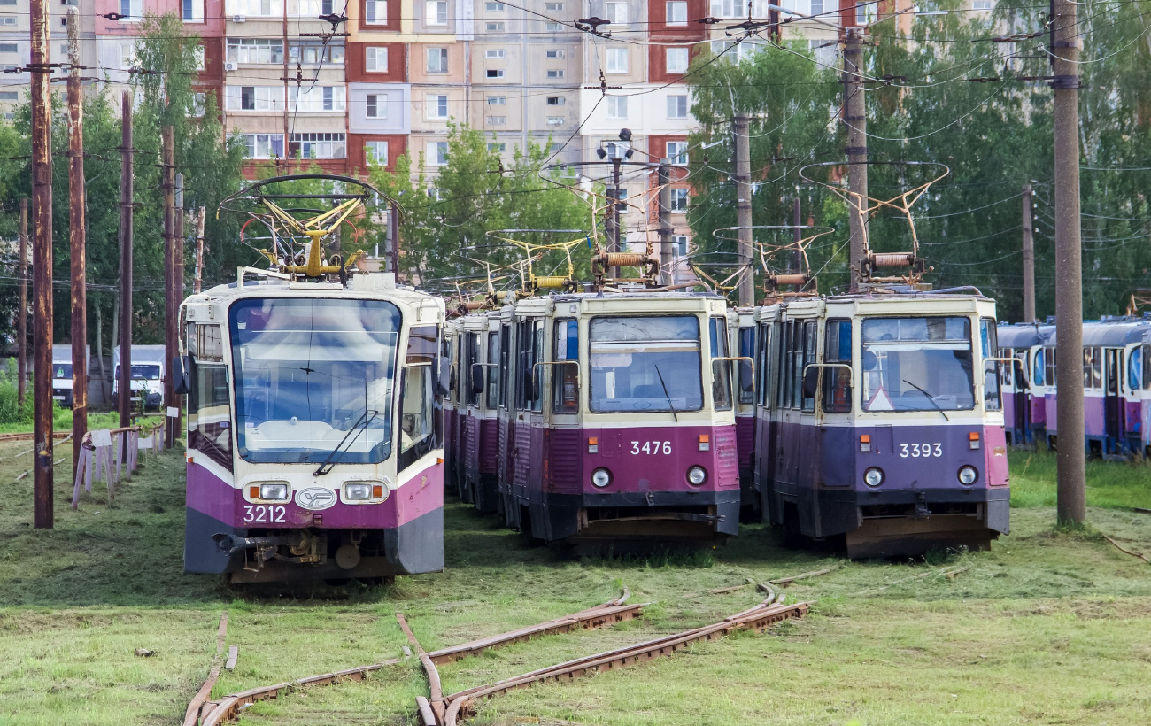 Нижний Новгород, 71-619А № 3212; Нижний Новгород, 71-605А № 3476; Нижний Новгород, 71-605 (КТМ-5М3) № 3393