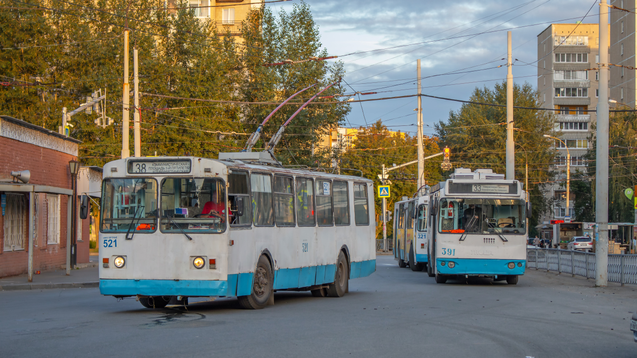 Екатеринбург, ЗиУ-682Г [Г00] № 521; Екатеринбург, ЗиУ-682Г-016.03 № 391