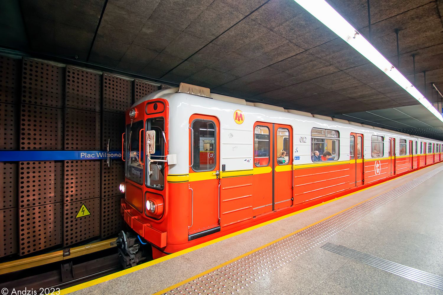 Warszawa, 81-572 Nr 012