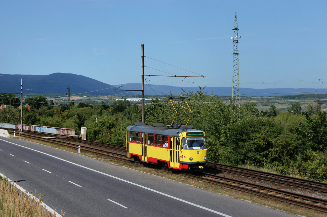 Мост ― Литвинов, Tatra T3M.3 № 257
