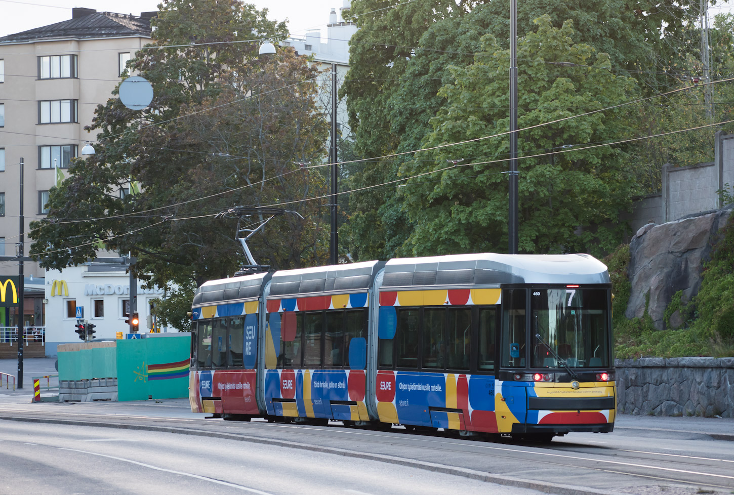 Хельсинки — Эспоо, Škoda ForCity Smart Artic MLNRV3 № 460