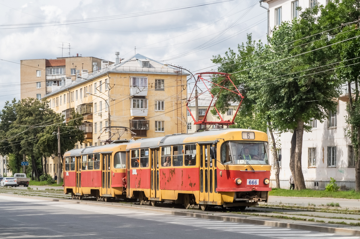 Yekaterinburg, Tatra T3SU # 666