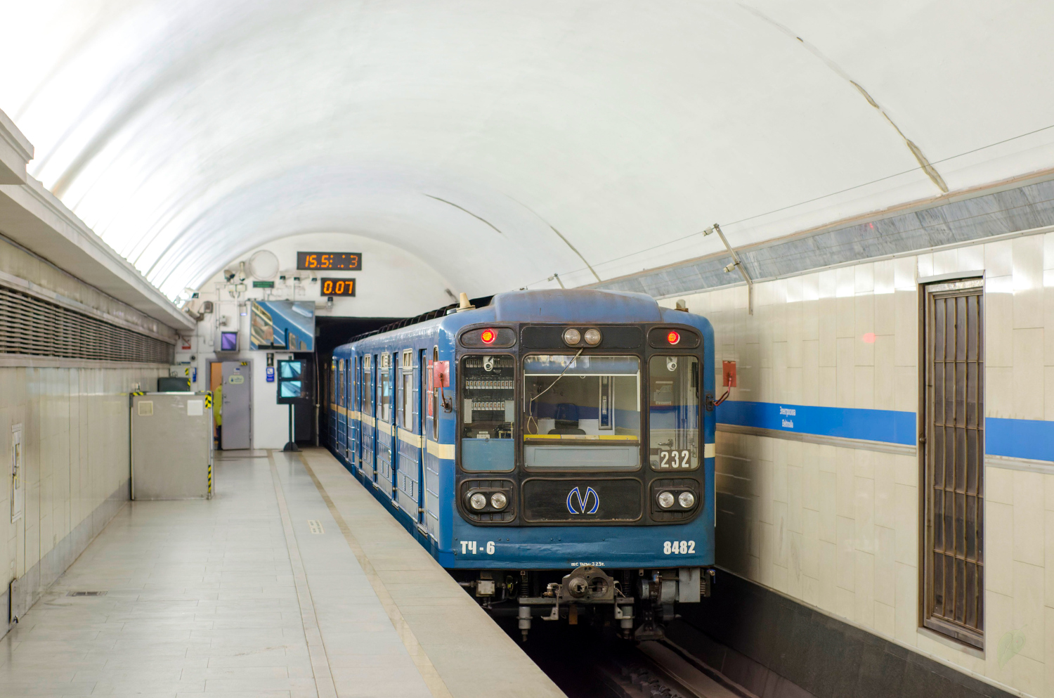 Санкт-Петербург, 81-717 (ЛВЗ) № 8482