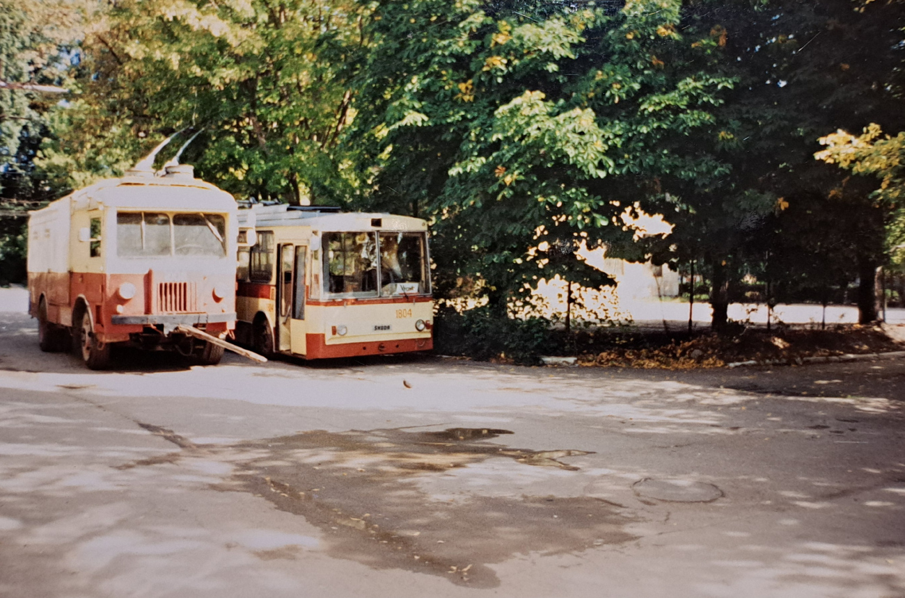 Trolleybus de Crimée, TG-5 N°. 1008; Trolleybus de Crimée, Škoda 14Tr01 N°. 1804; Trolleybus de Crimée — Historical photos (1959 — 2000)