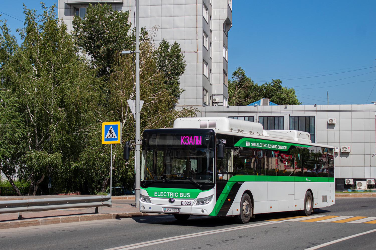 Астана, Yutong E12LF (ZK6128BEVG) (СарыаркаАвтоПром) № E022