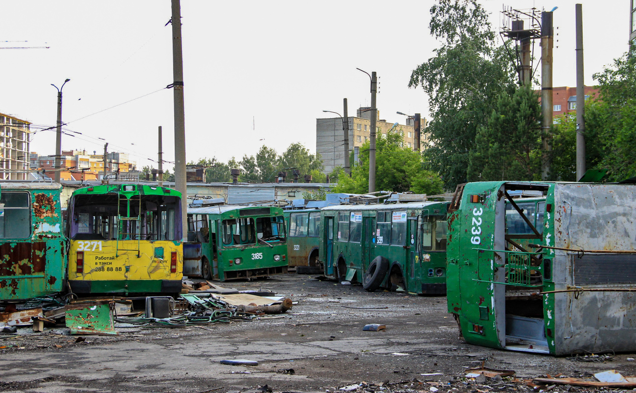 Новосибирск, ЗиУ-682Г [Г00] № 3271; Новосибирск — Разные фотографии; Новосибирск — Трамвайные и троллейбусные депо