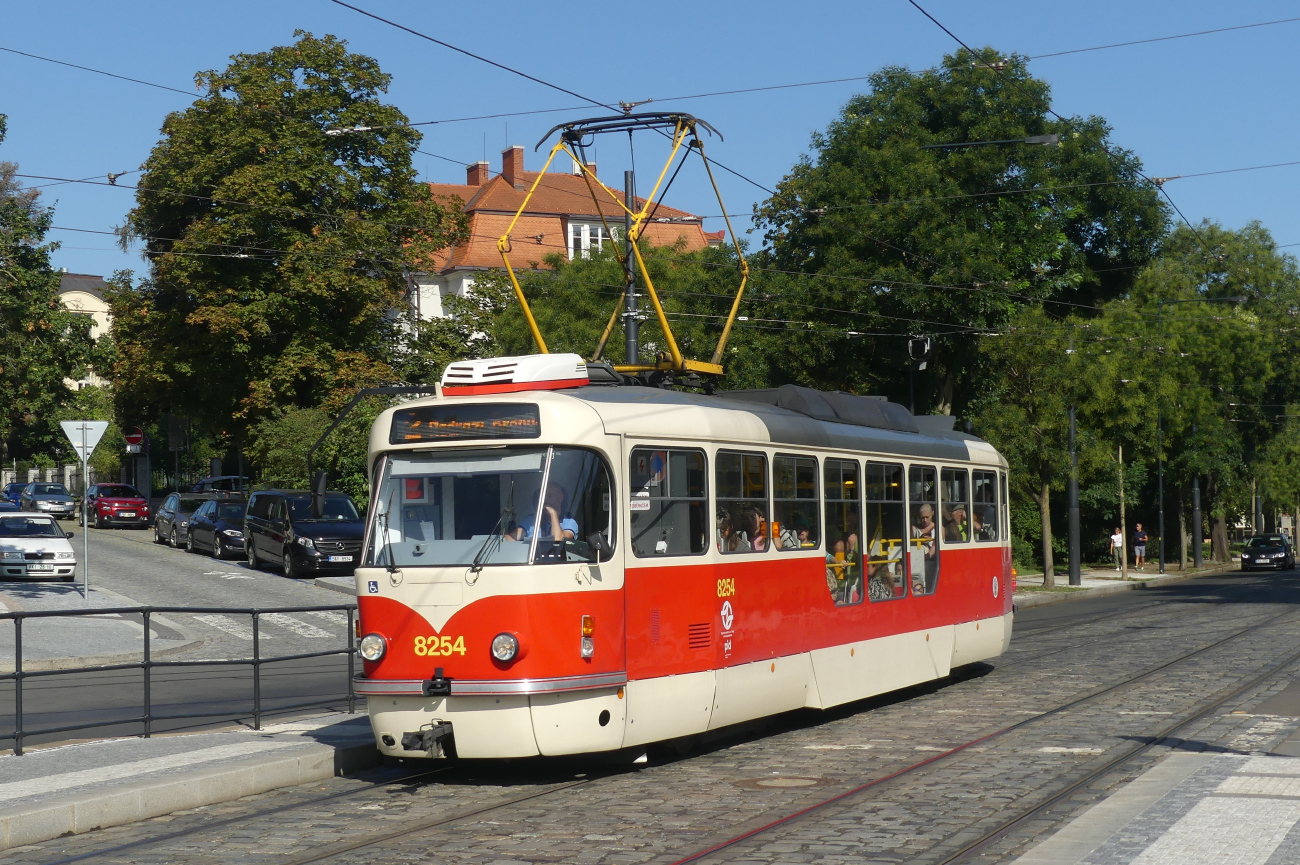 Praha, Tatra T3R.PLF # 8254