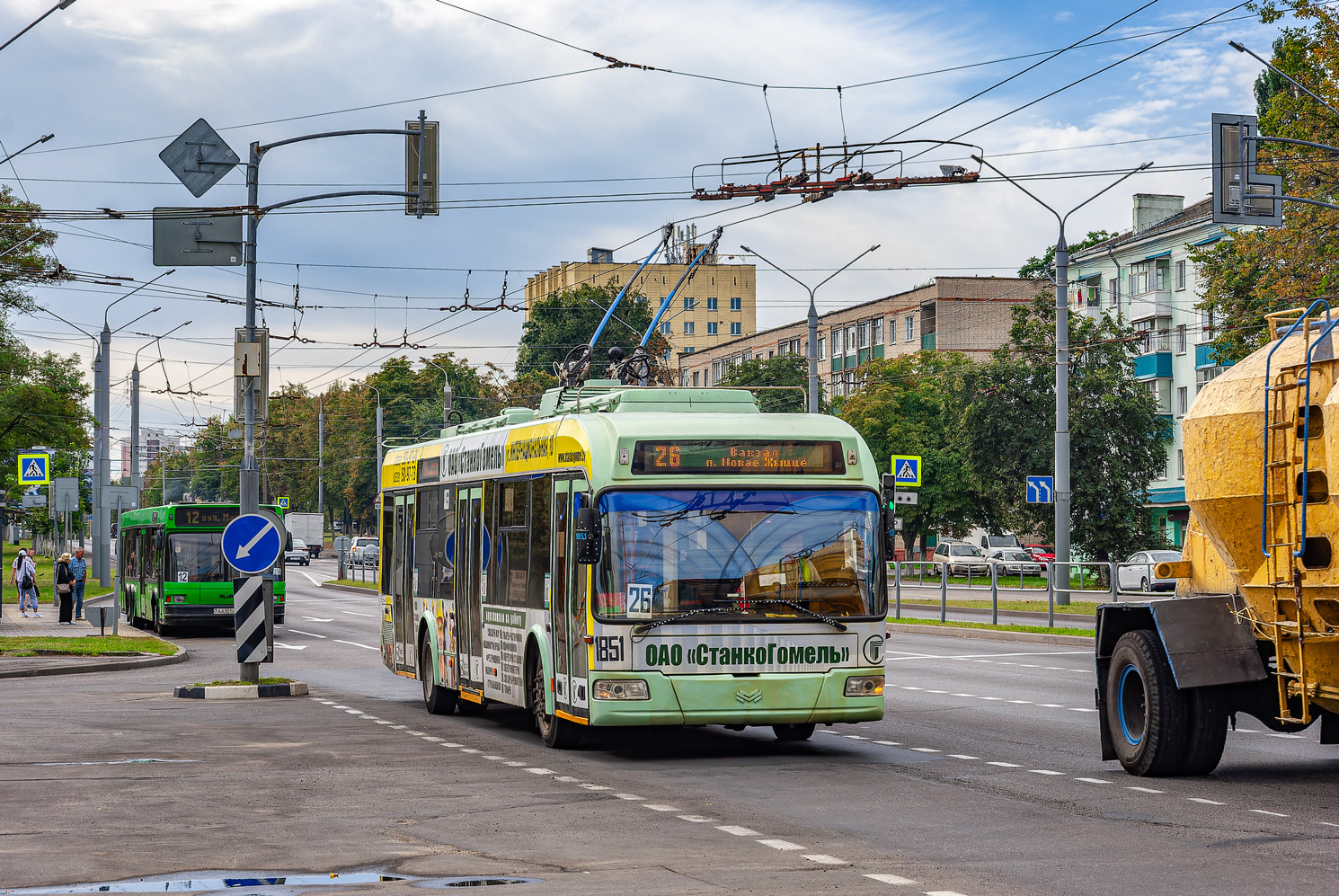 Гомель, БКМ 32100D № 1851