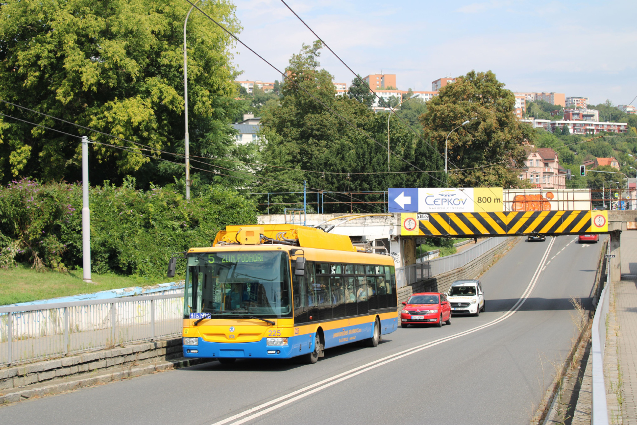Злин, Škoda 30Tr SOR № 225