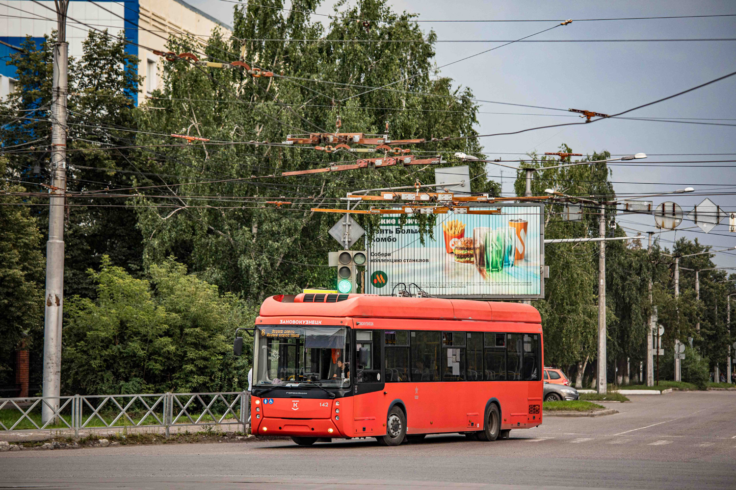 Новокузнецк, УТТЗ-6241-10-02 «Горожанин» № 142