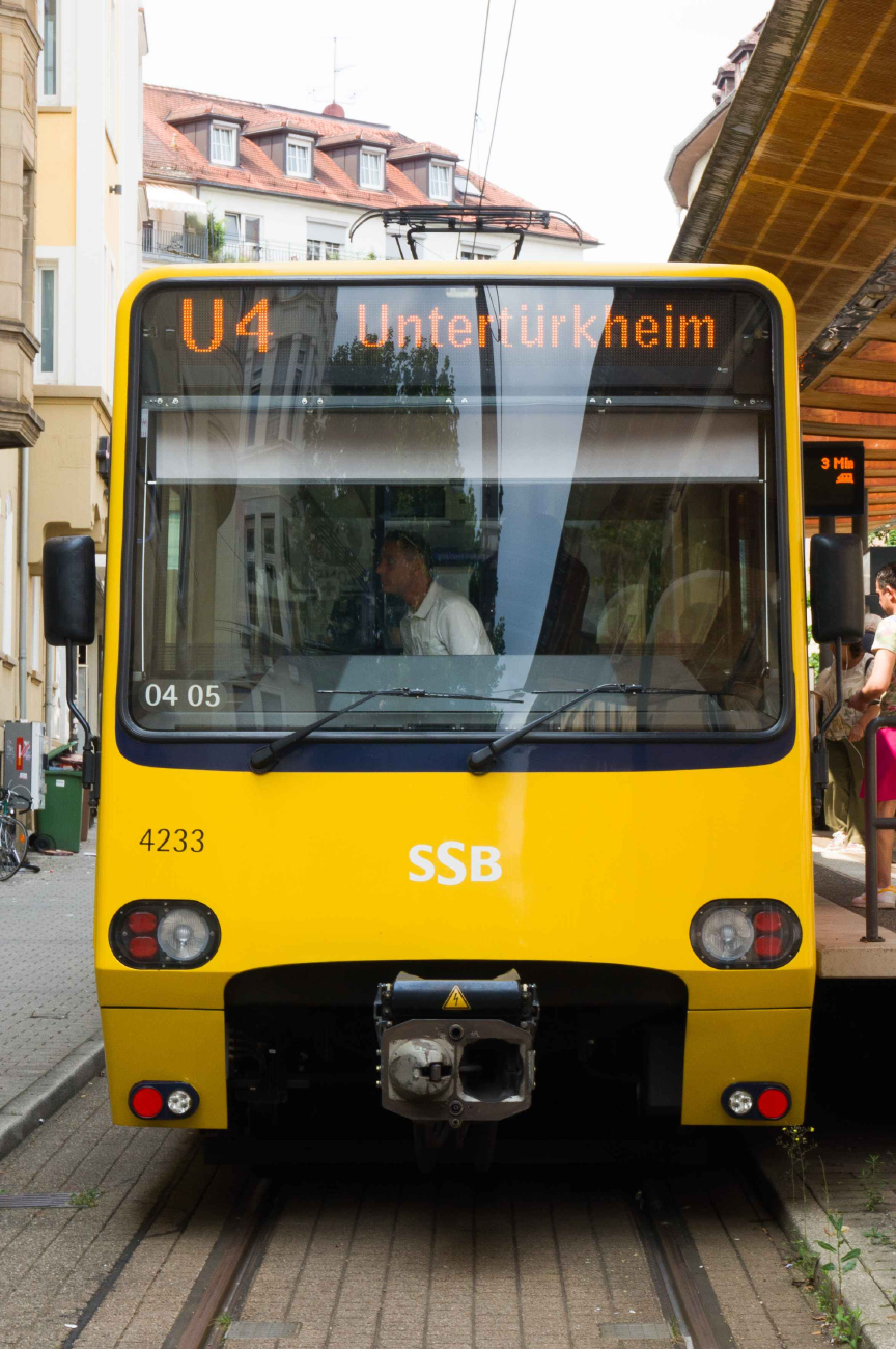 Штутгарт, Duewag DT8.S № 4233