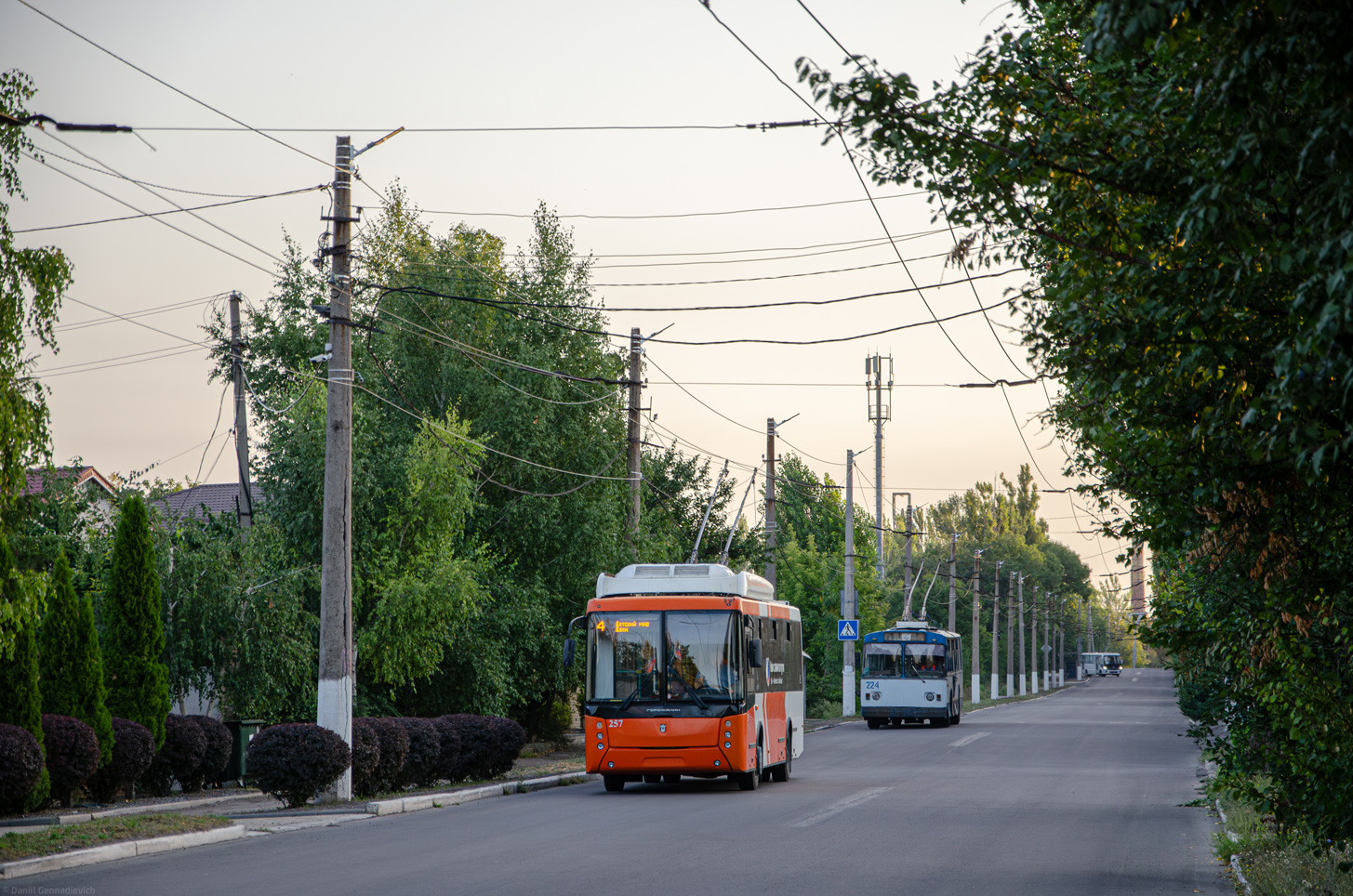 Макеевка, УТТЗ-6241-20 № 257