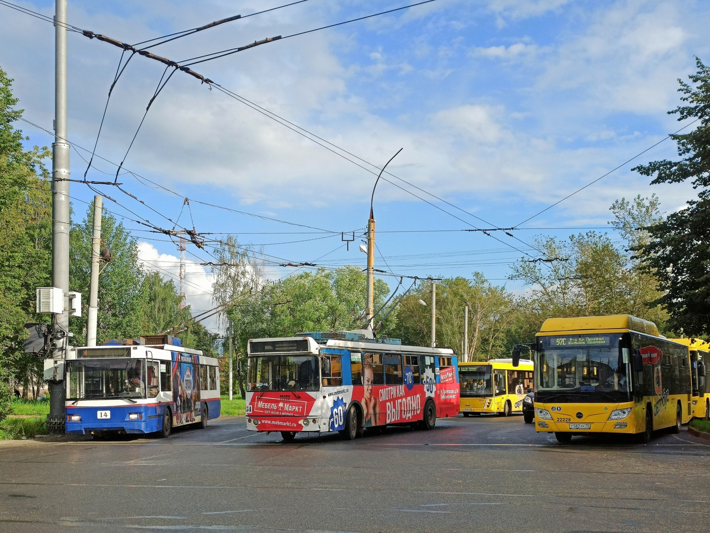 Ярославль, Тролза-5275.03 «Оптима» № 14; Ярославль, ЗиУ-682Г-016.02 № 134