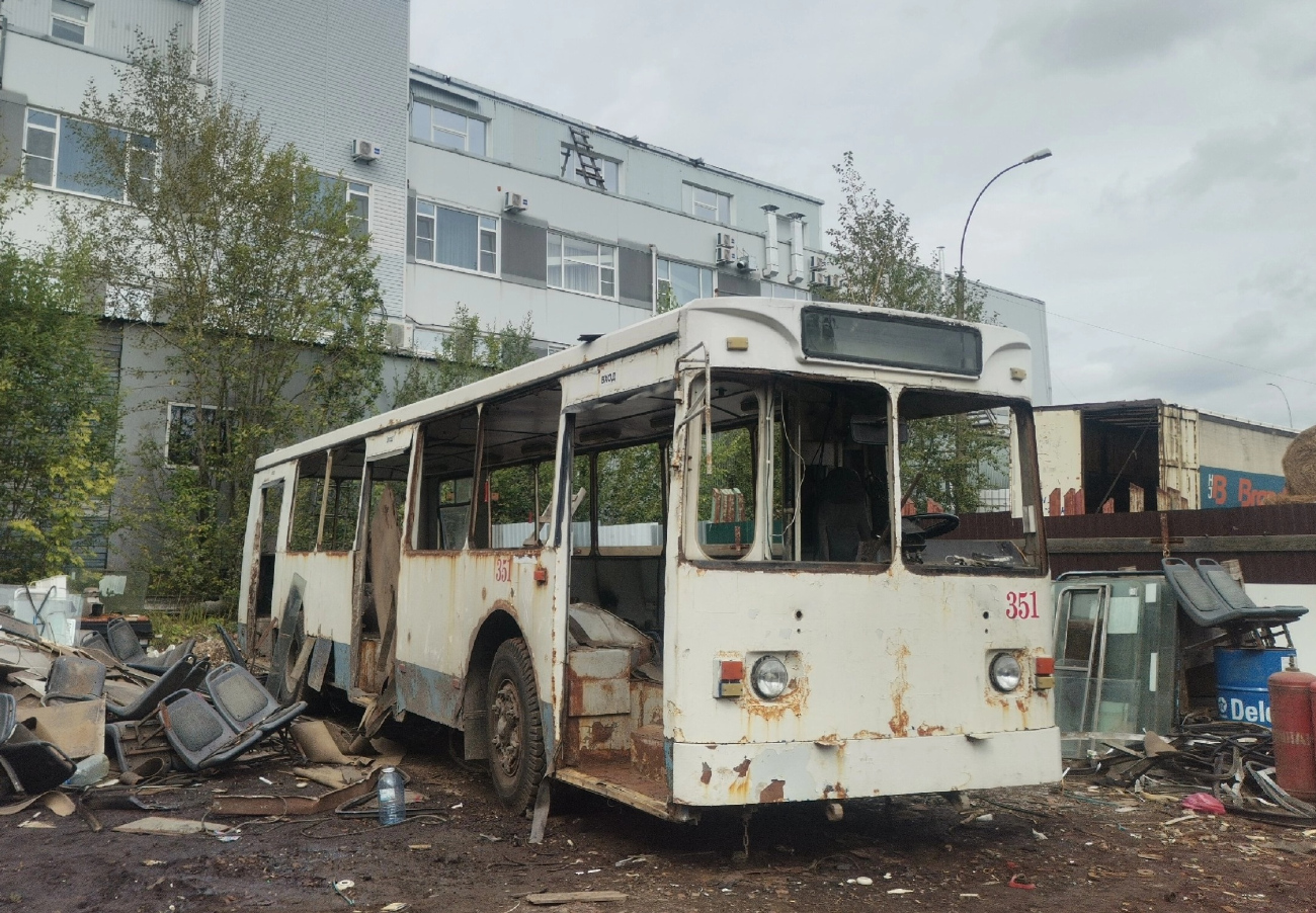 Вологда, ЗиУ-682ГМ1 (с широкой передней дверью) № 351