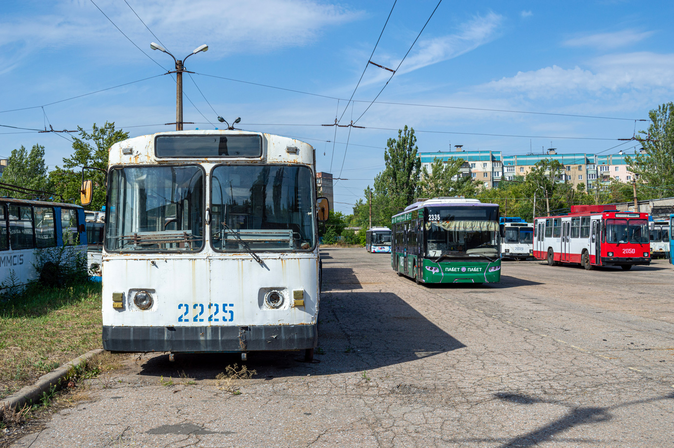 Донецк, ЗиУ-682В [В00] № 2225