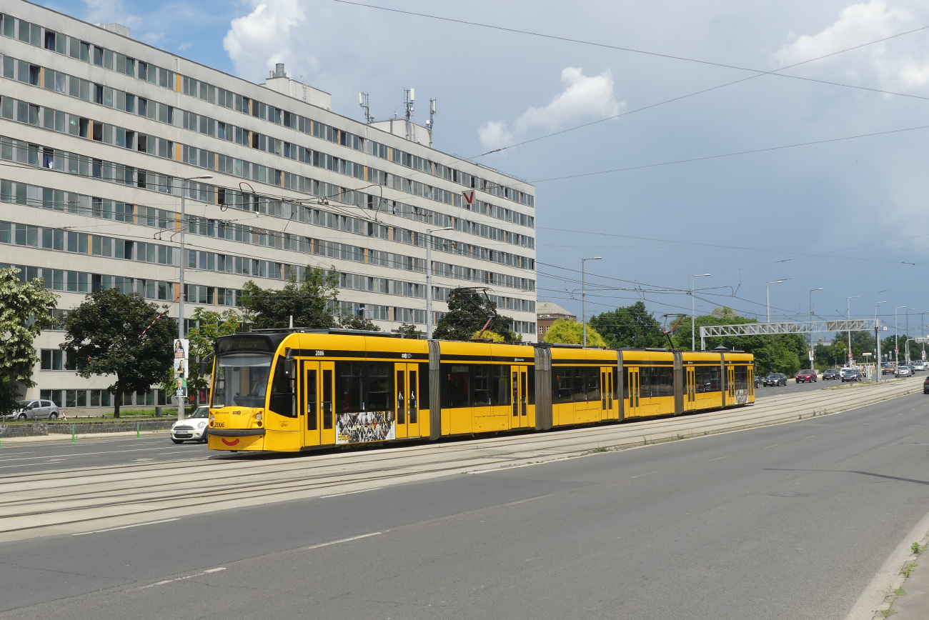 Будапешт, Siemens Combino Supra NF12B № 2006
