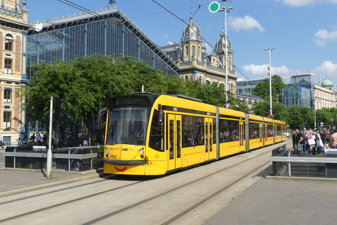 Будапешт, Siemens Combino Supra NF12B № 2002