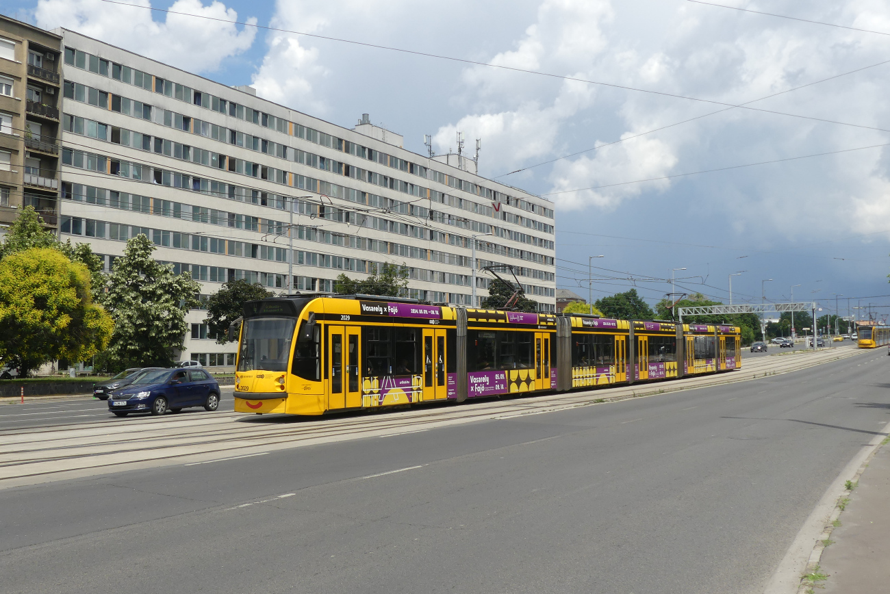 Будапешт, Siemens Combino Supra NF12B № 2029