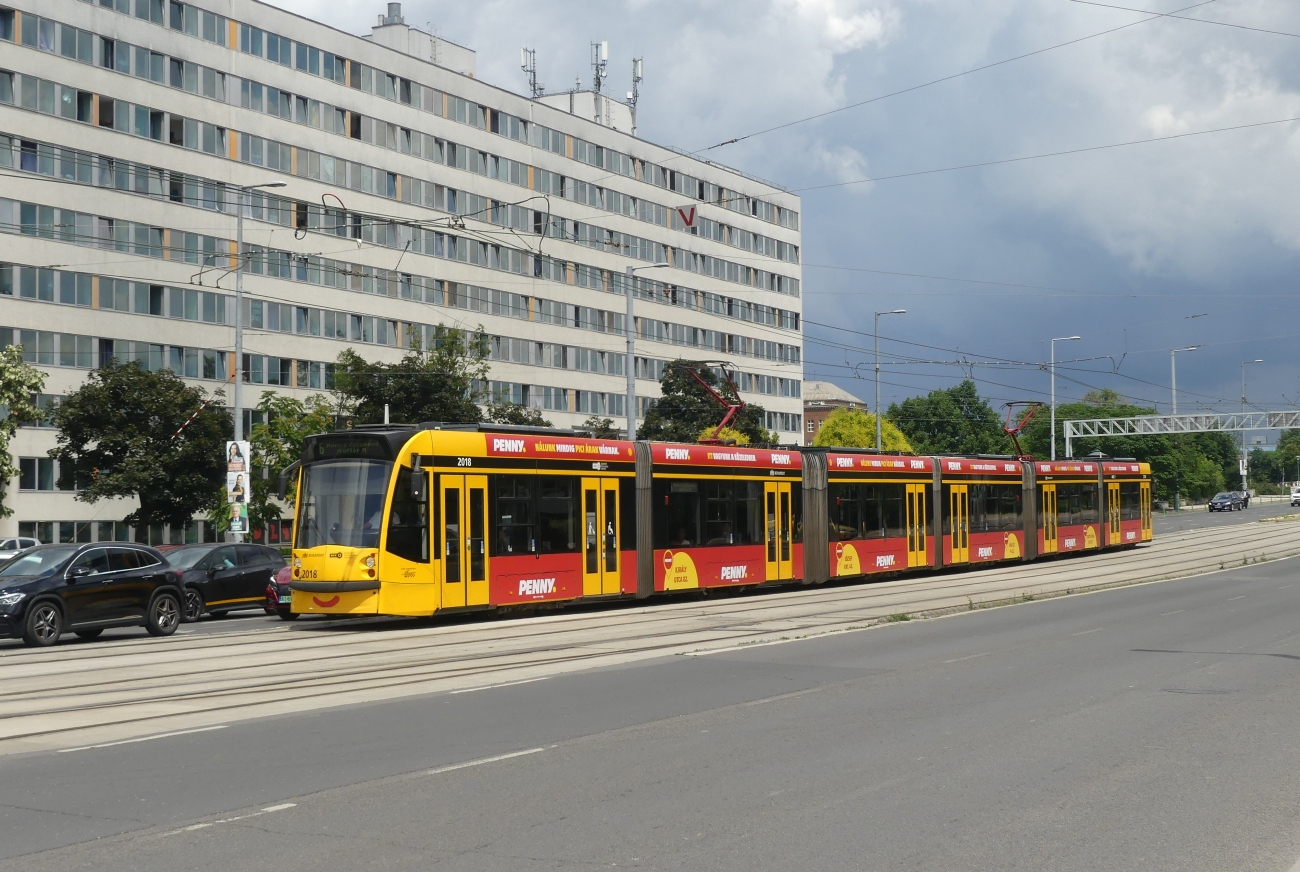 Budapest, Siemens Combino Supra NF12B N°. 2018