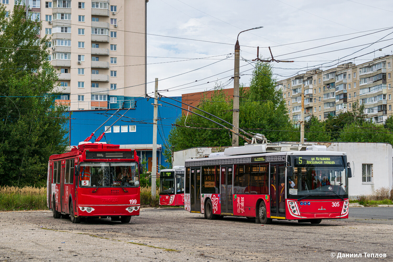 Владимир, ЗиУ-682Г-016.04 № 199; Владимир, МАЗ-203Т20 № 305