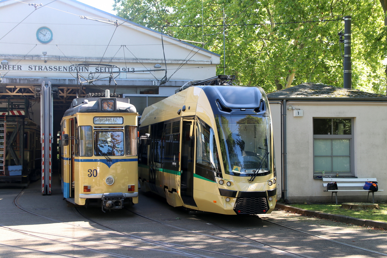 Вольтерсдорф, Gotha T57 № 30; Вольтерсдорф, Modertrans Moderus Gamma LF 10 AC BD № 42