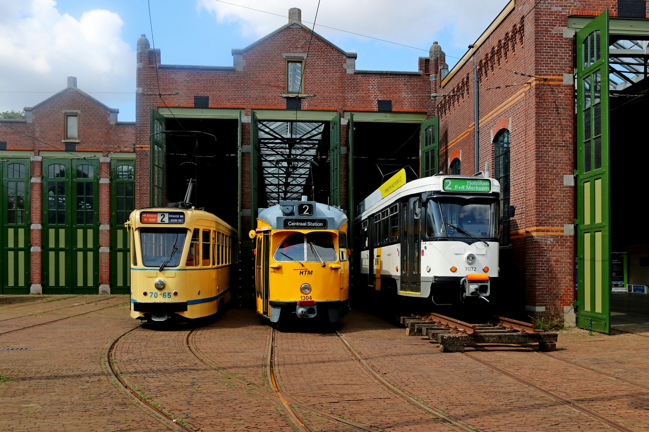 Гаага, BN PCC серия 7000 № 7065; Гаага, BN PCC № 1304; Гаага, BN PCC Antwerpen (modernised) № 7072; Гаага — 75 лет вагонам P.C.C. (лат.)