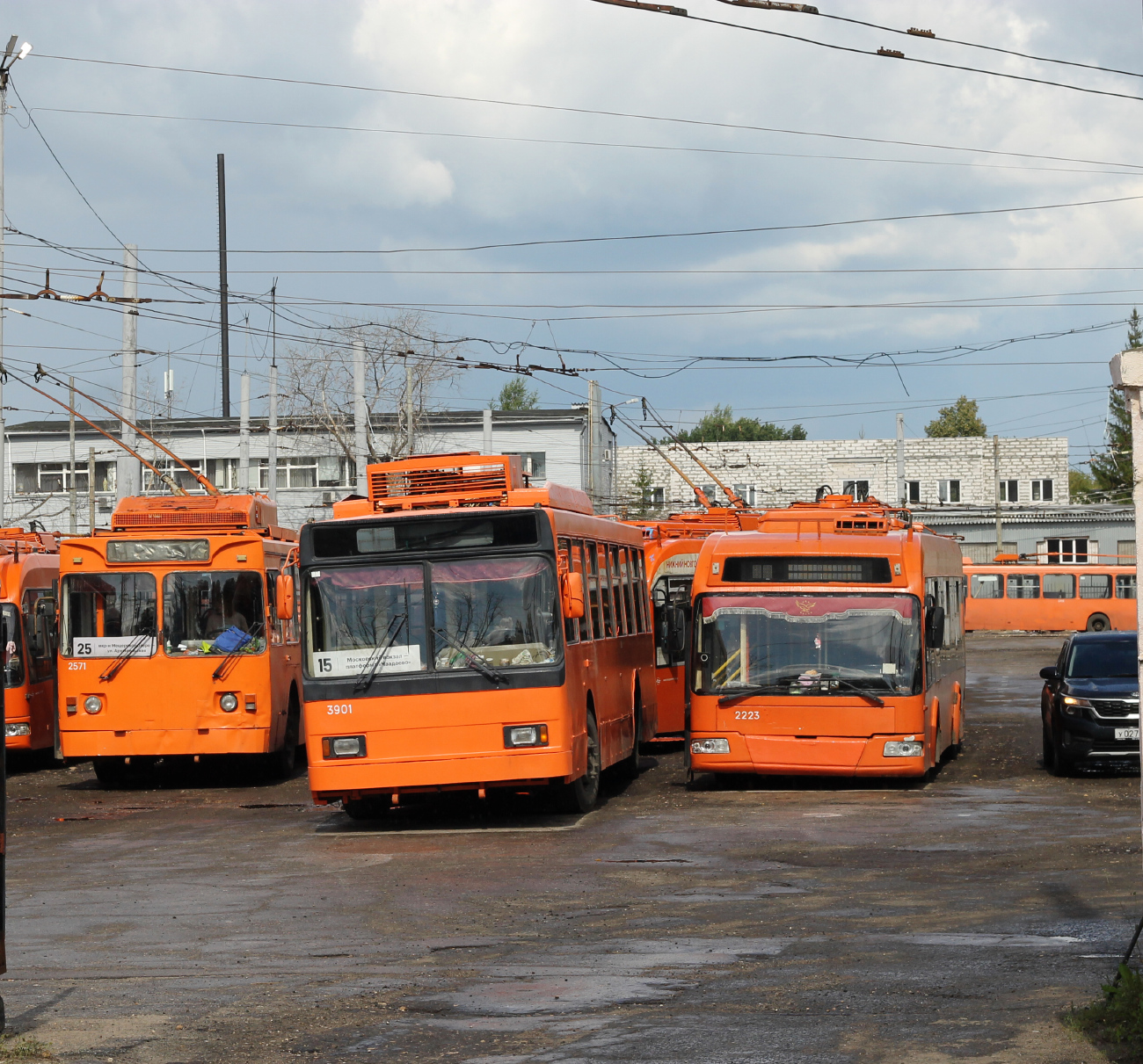 Нижний Новгород, ВМЗ-52981 № 3901; Нижний Новгород, БКМ 321 № 2223