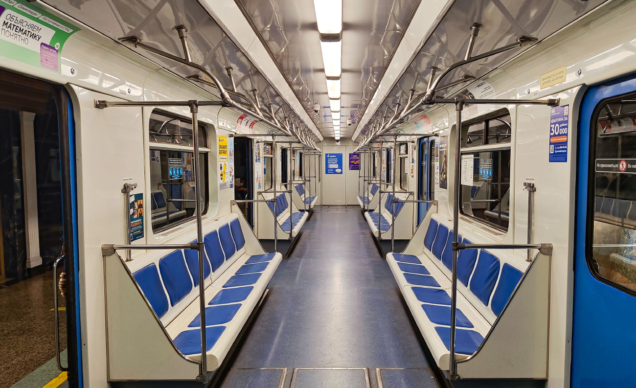 Екатеринбург, 81-717.5 (ЛВЗ/ВМ) № 8905