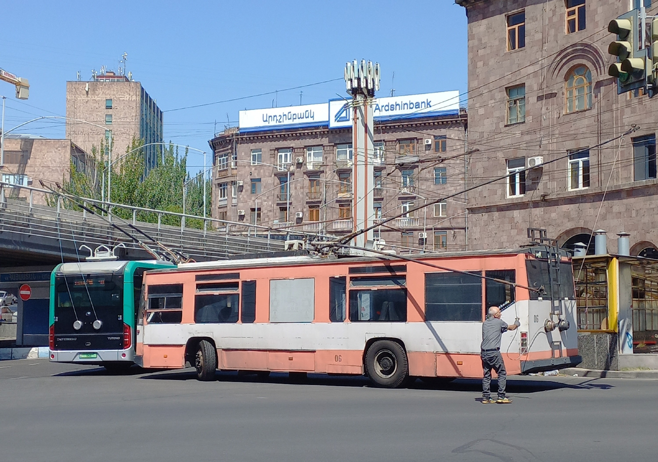 Ереван, Škoda 14Tr № 06
