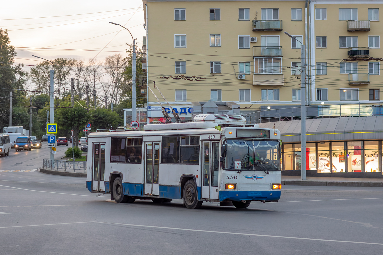 Киров, БТЗ-52764Р № 450
