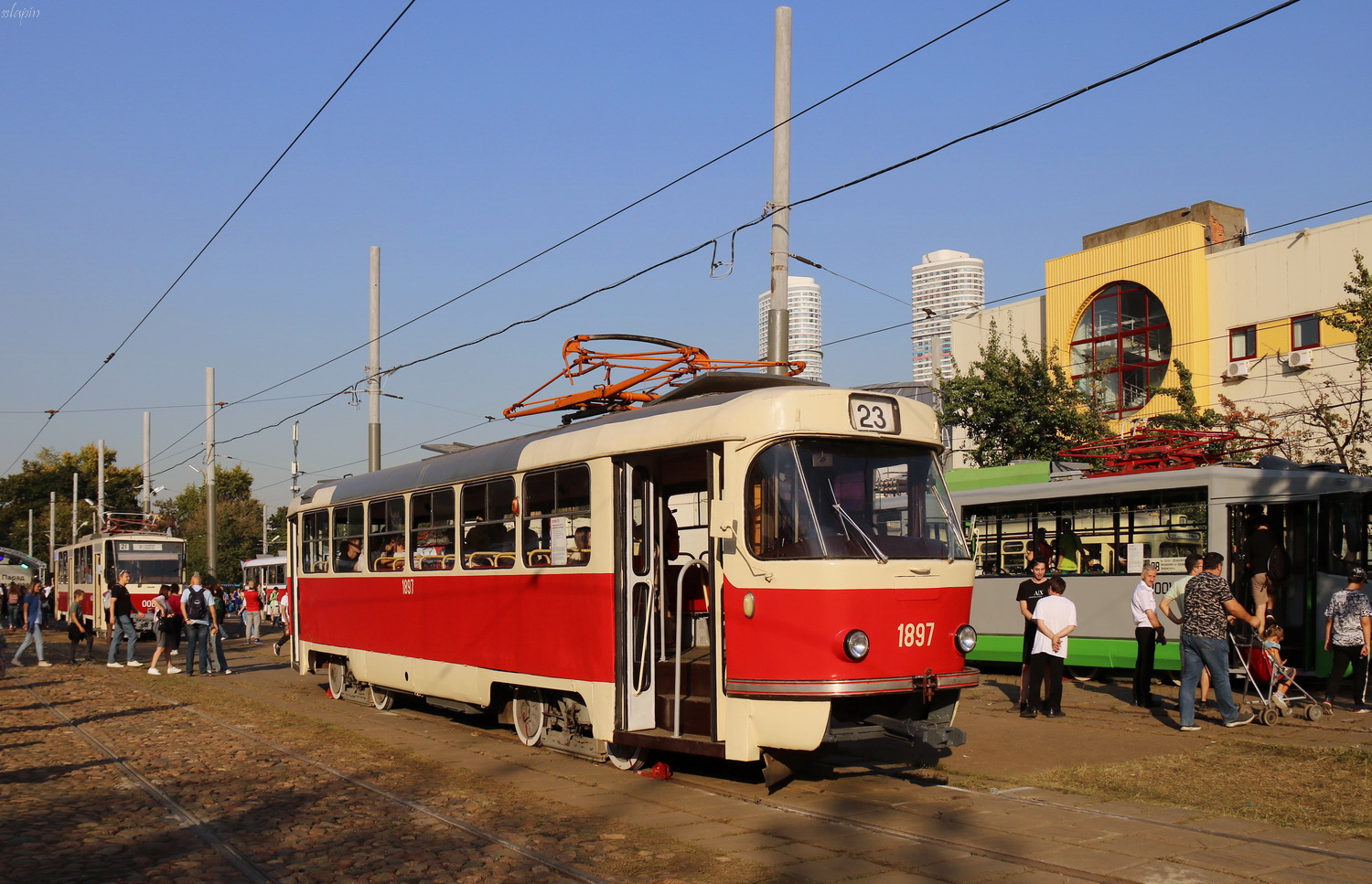 莫斯科, Tatra T3SU (2-door) # 1897; 莫斯科 — Tram parade and exhibition at the City Day on September 7, 2024