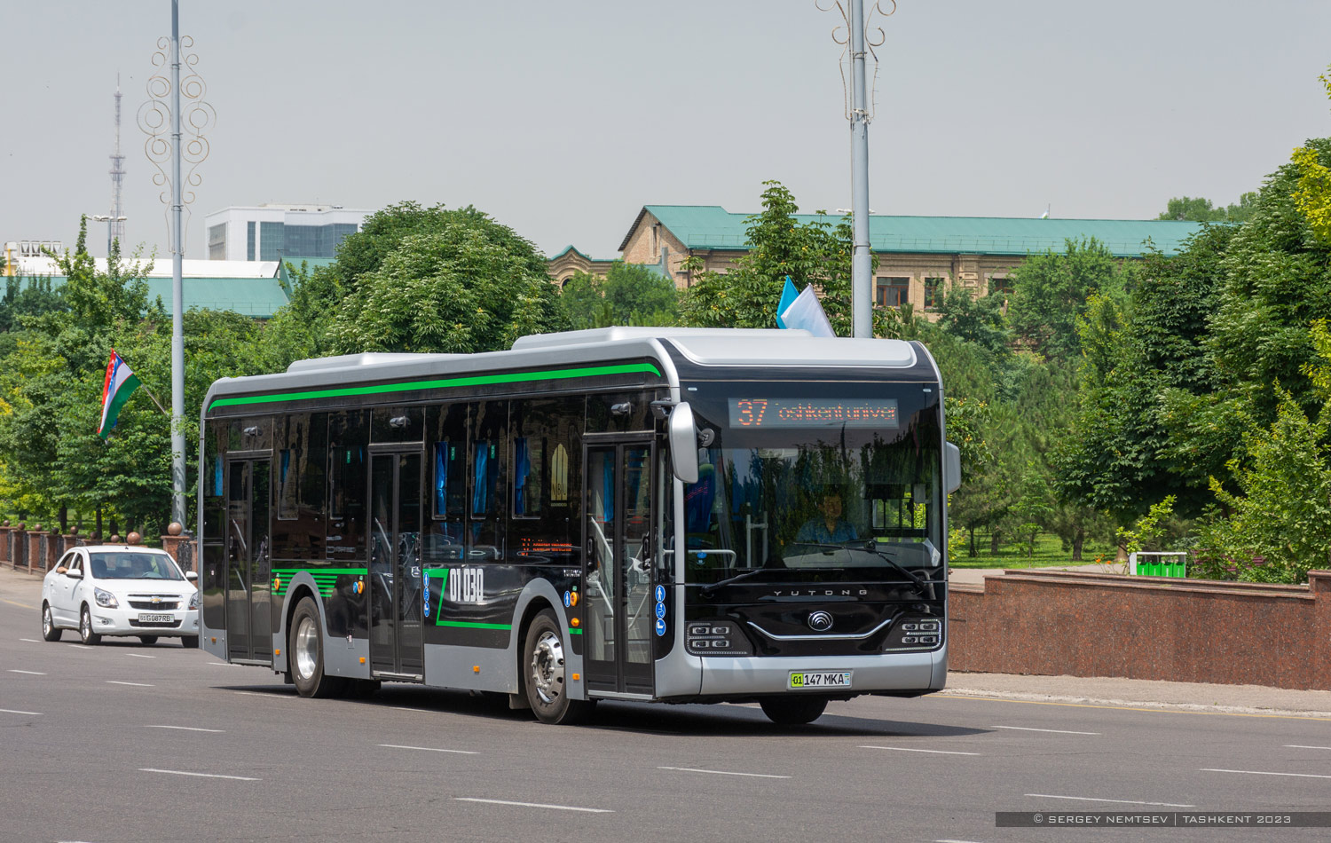 Ташкент, Yutong ZK6126BEVG № 01030