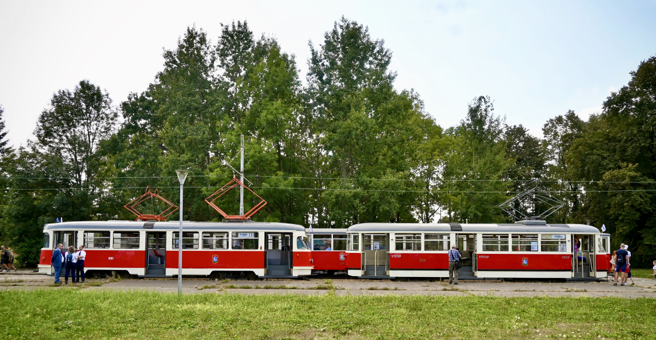 Ostrava — 7.9.2024 — 130 Jahre von ÖPNV in Ostrava — Konvoi von historischen Wagen