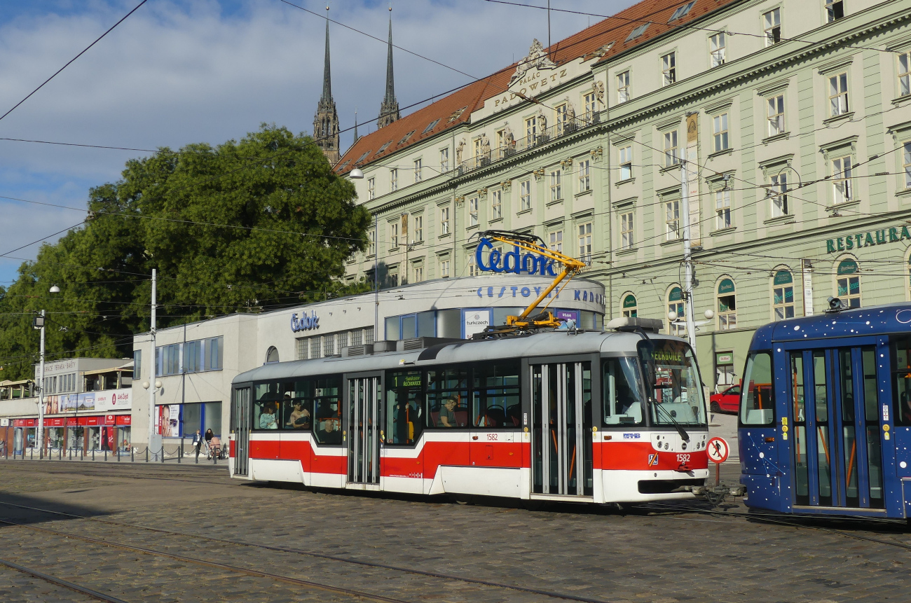 Брно, Vario LFR.E № 1582