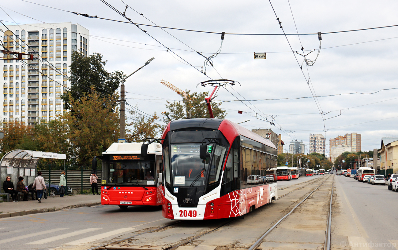 Пермь, 71-911ЕМ «Львёнок» № 2049